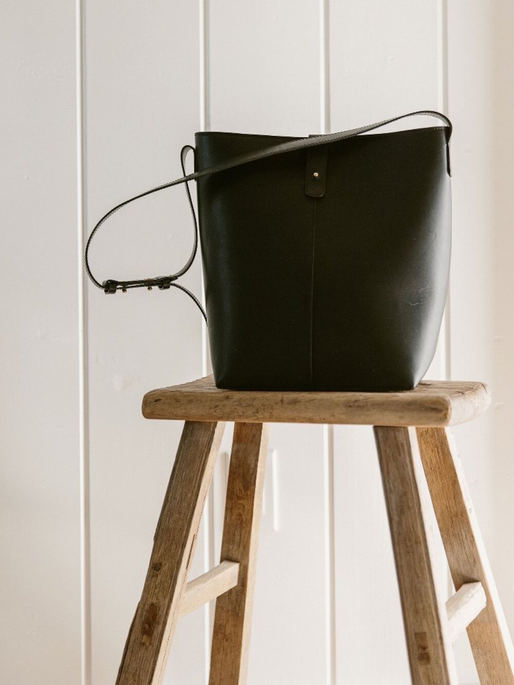 Jenni Kayne Black Leather Bucket Bag Shoulder Bag Minimalist Quiet Luxury